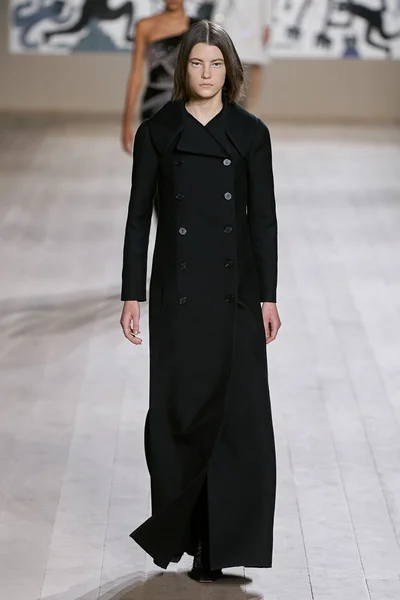 Look 3